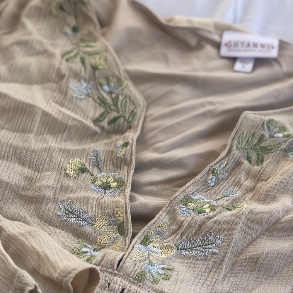 Small Boho Beige Shyanne dress.